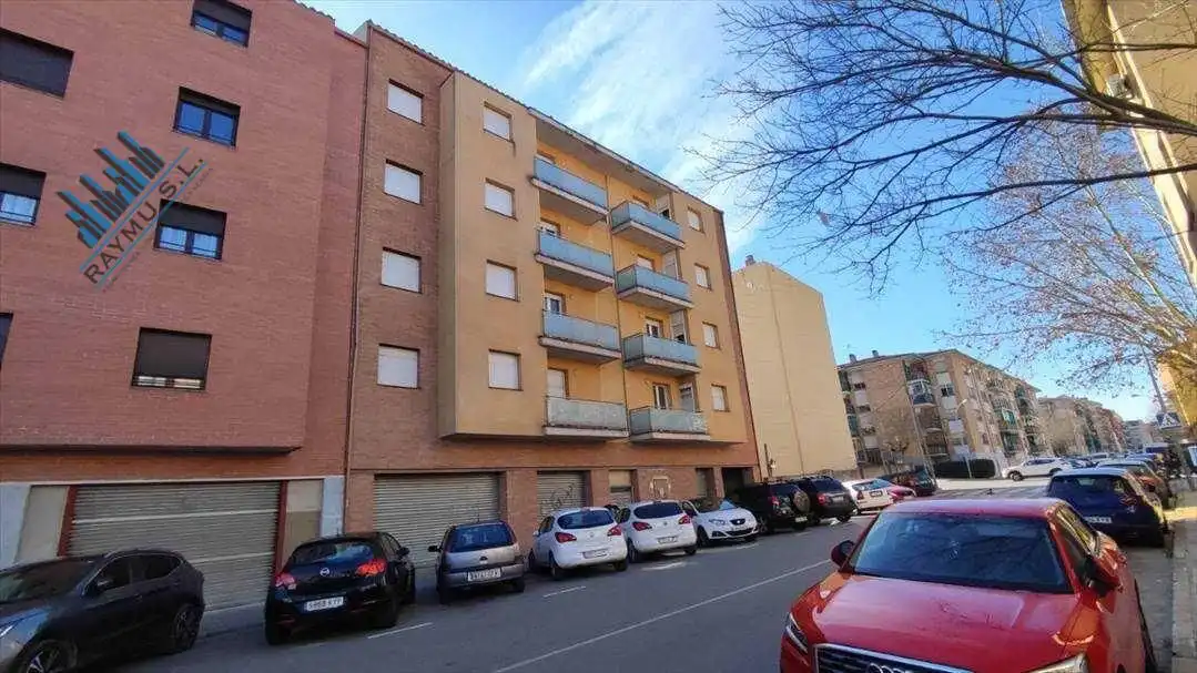 Vista exterior de Edificio en venta en Manresa