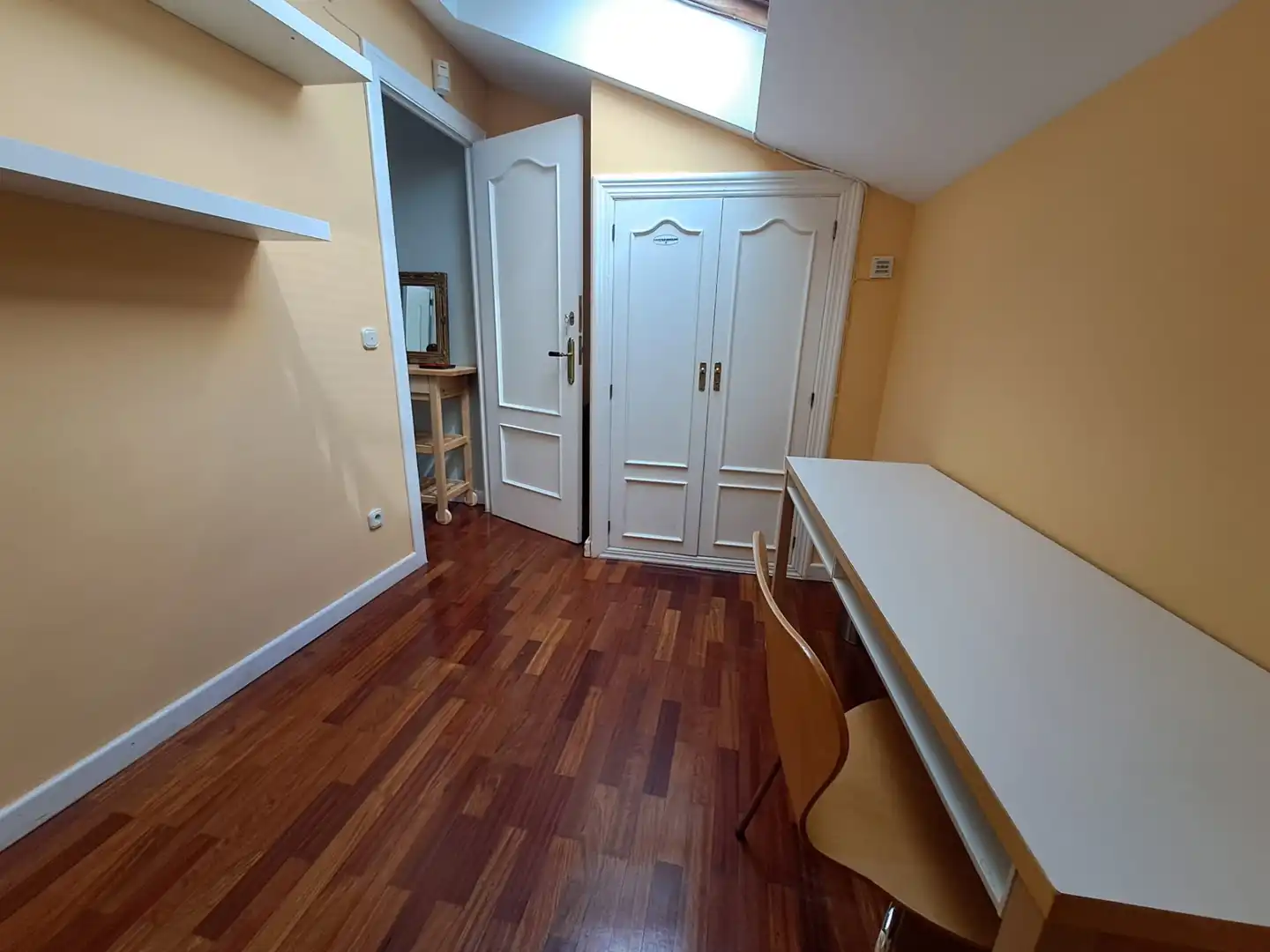 Bedroom of Flat for rent in Salamanca  with Air Conditioner, Heating and Parquet flooring