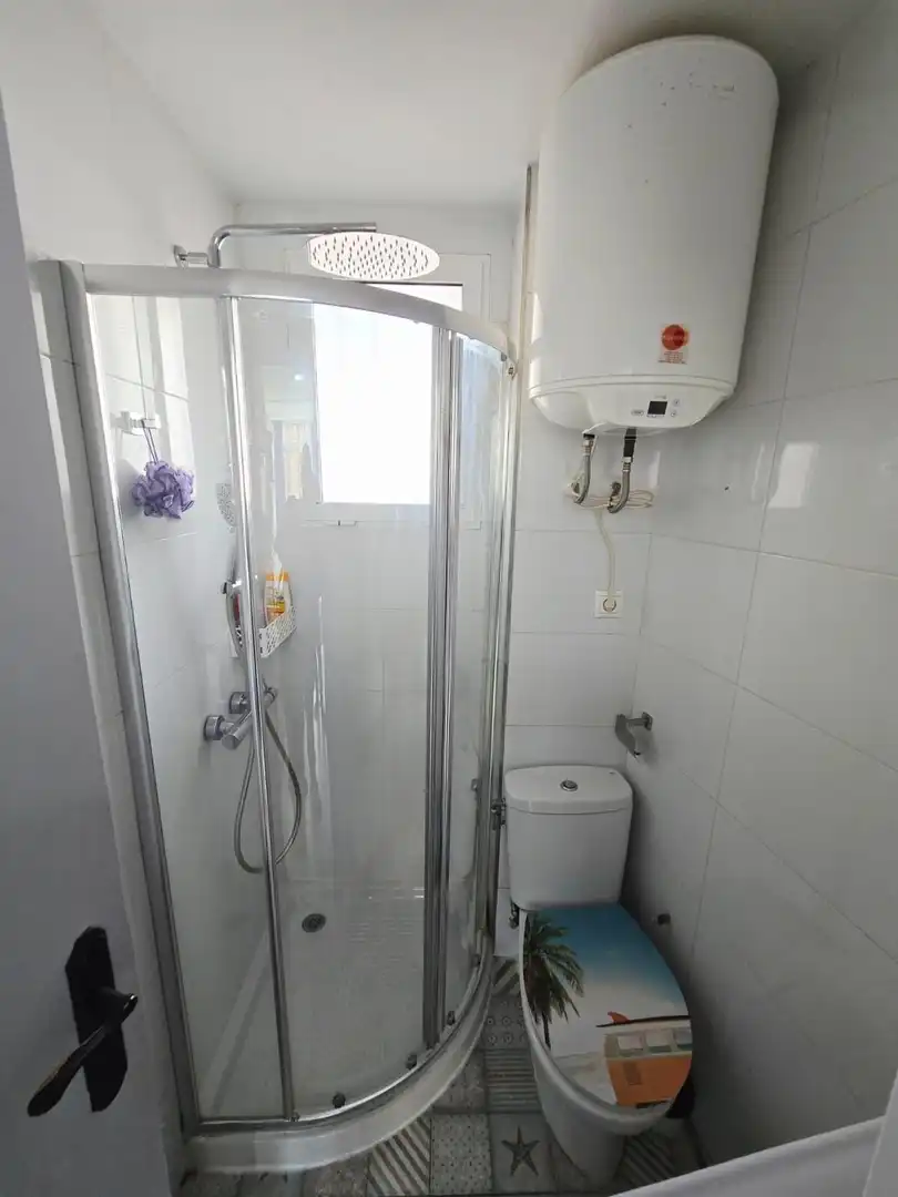Bathroom of Study for sale in Benidorm  with Air Conditioner, Private garden and Furnished