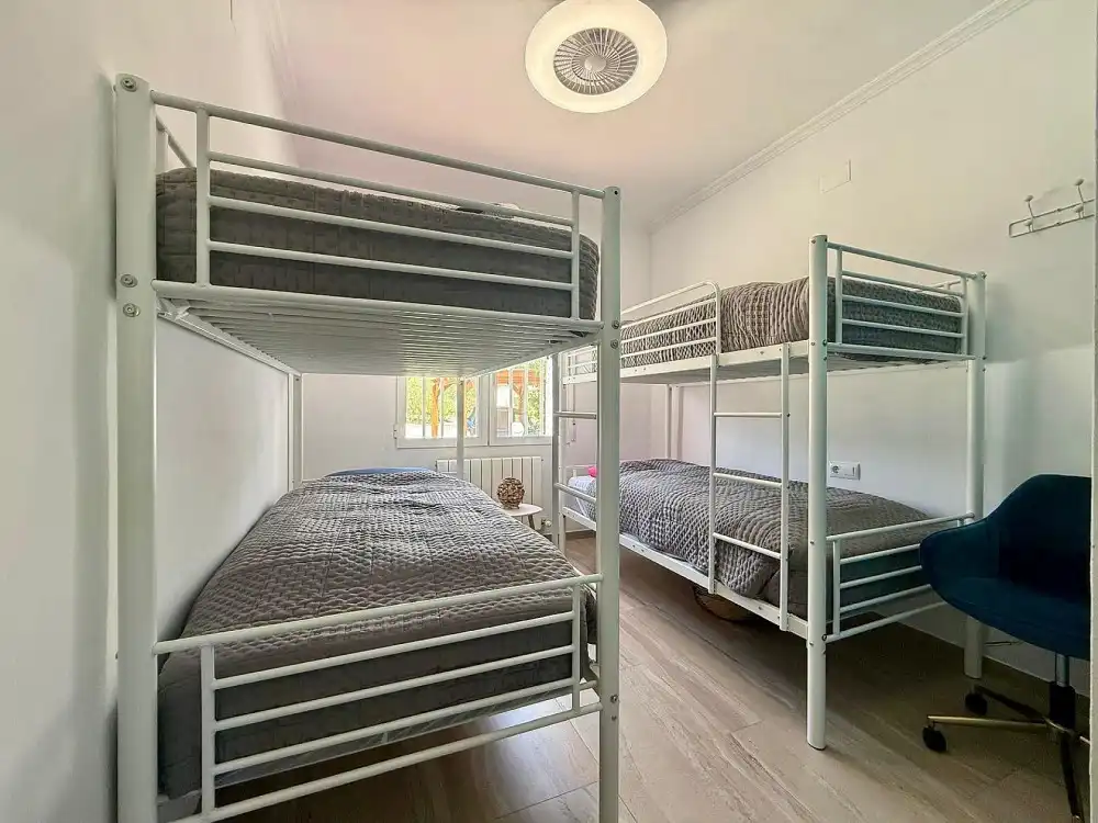 Dormitori de Casa o xalet en venda en La Romana amb Aire condicionat