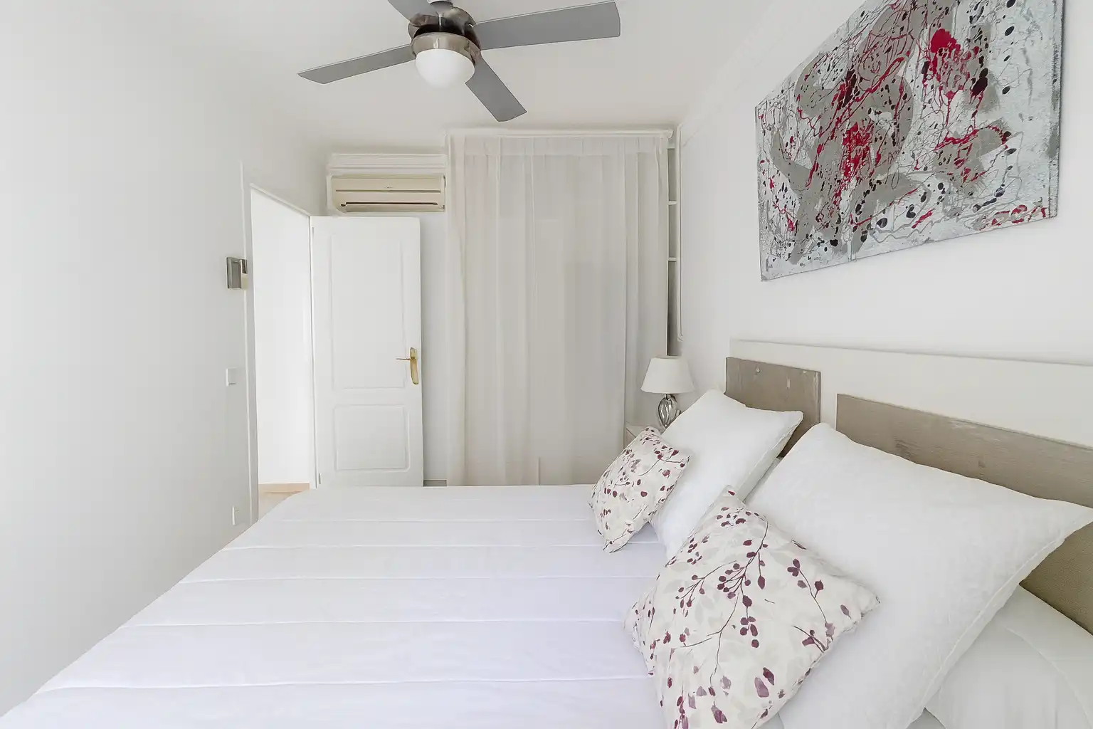 Schlafzimmer von Wohnung zum Verkauf in Estepona mit Klimaanlage, Privatgarten und Gemeinschaftspool
