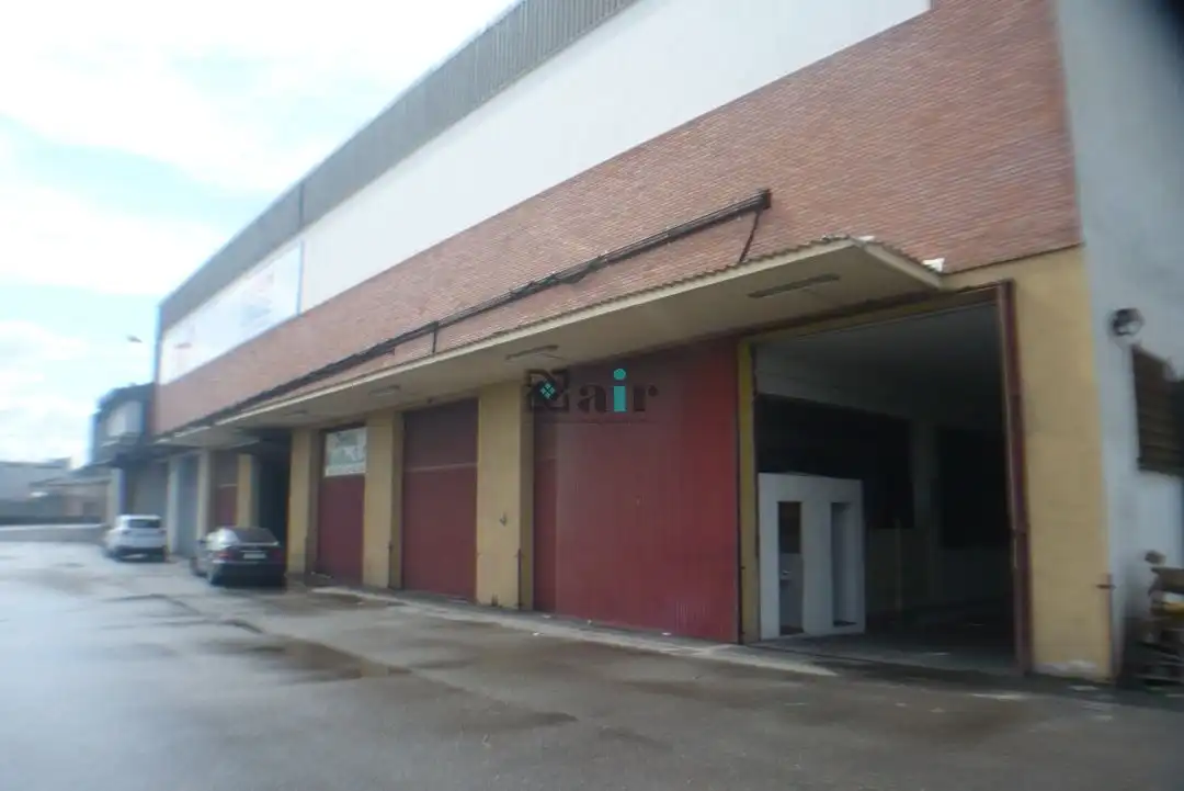 Nau industrial en venda a Logroño - Calle Los Almendros