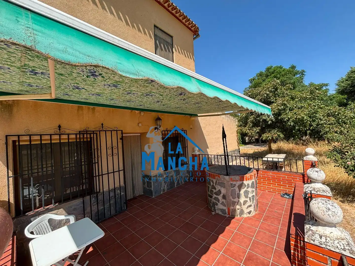 Terraza de Casa o chalet en venta en Hoya-Gonzalo con Calefacción, Jardín privado y Amueblado