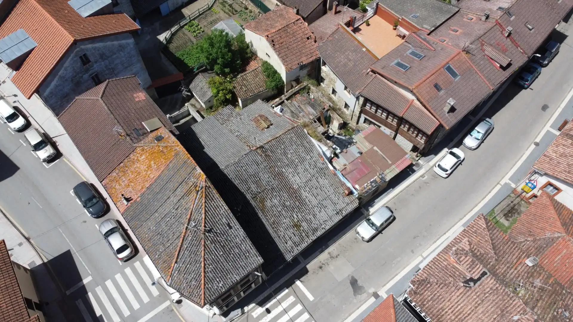 Vista exterior de Casa adosada en venda en Lena