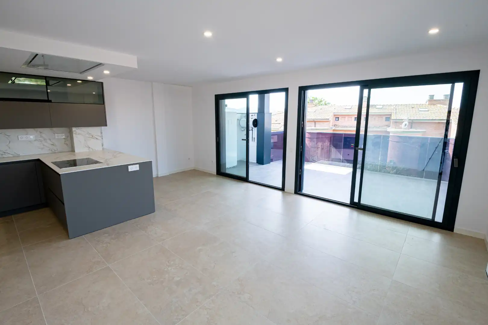 Neubau-Penthouse mit Aufzug zum Verkauf in Carrer de Granollers 7, imagen 5