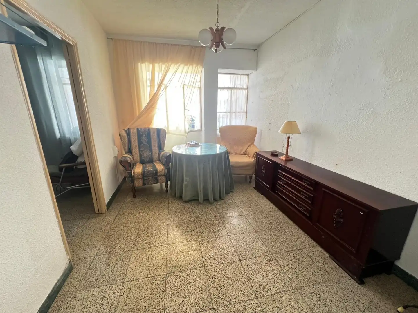 Sala de estar de Apartamento en venta en Almadén con Calefacción, Jardín privado y Amueblado