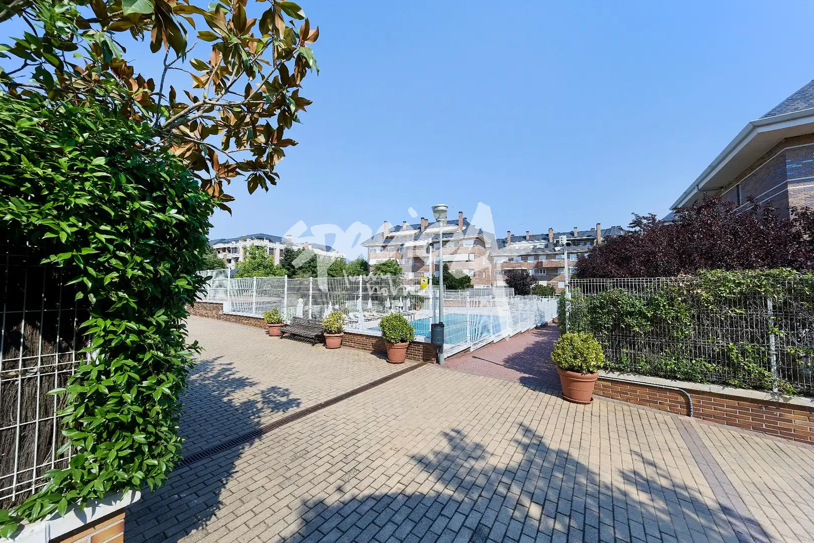 Außenansicht von Dachboden zum Verkauf in Majadahonda mit Heizung, Terrasse und Abstellraum