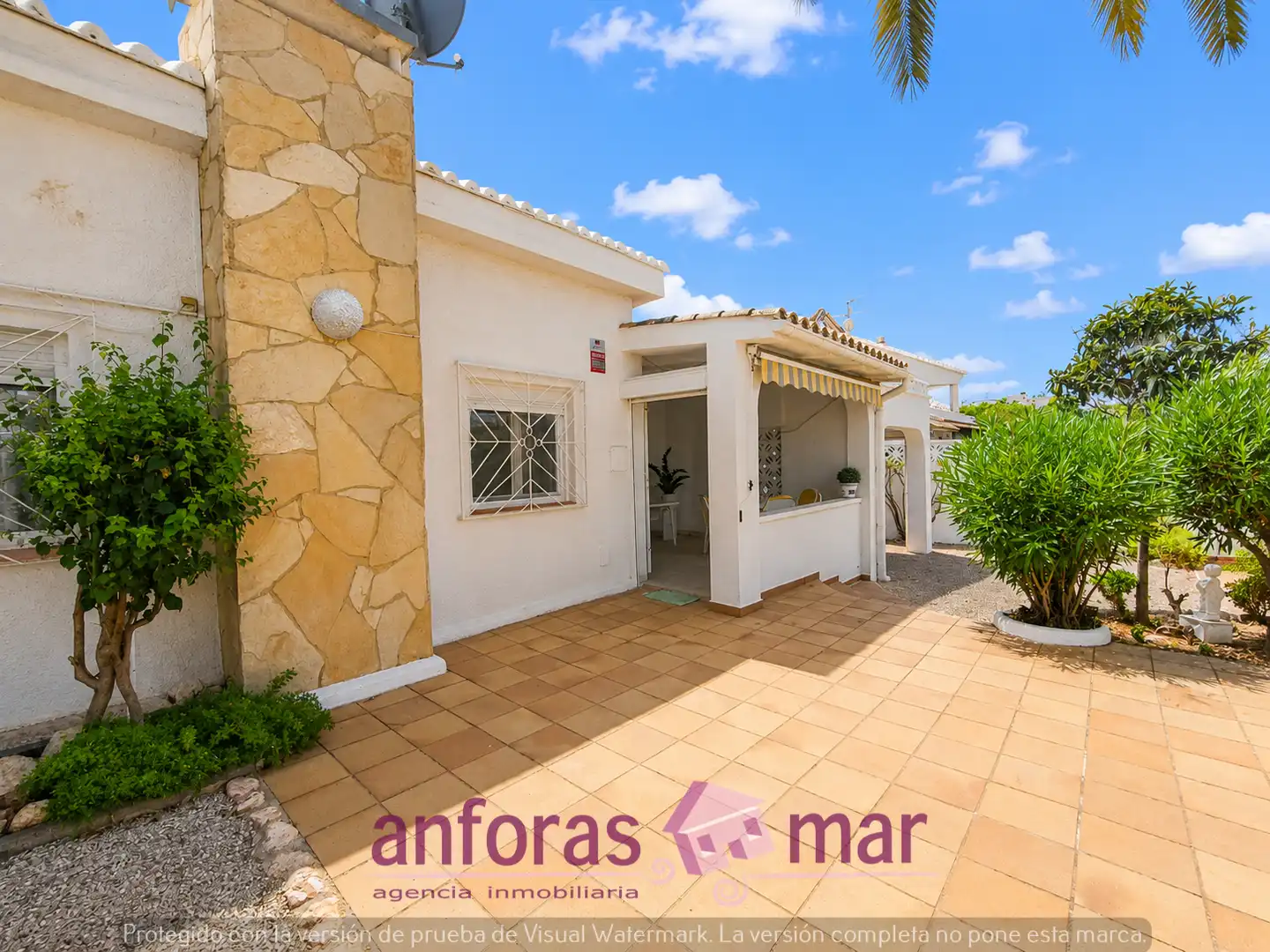 Außenansicht von Haus oder Chalet zum Verkauf in Torredembarra mit Klimaanlage, Heizung und Privatgarten