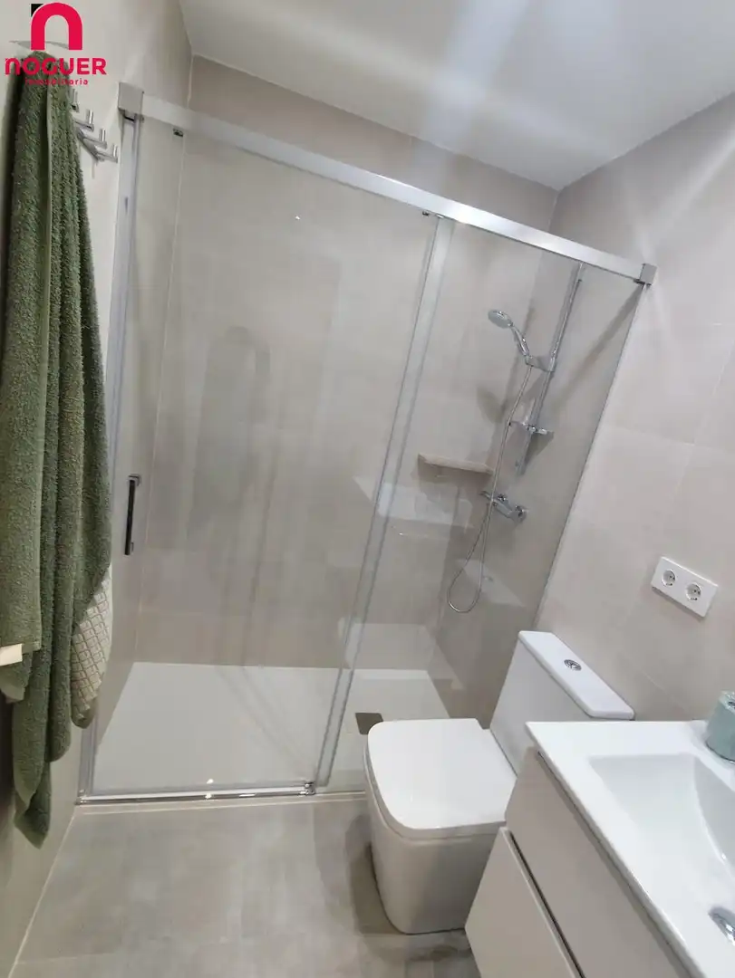 Badezimmer von Wohnung zur Miete in Córdoba mit Klimaanlage, Heizung und Möbliert
