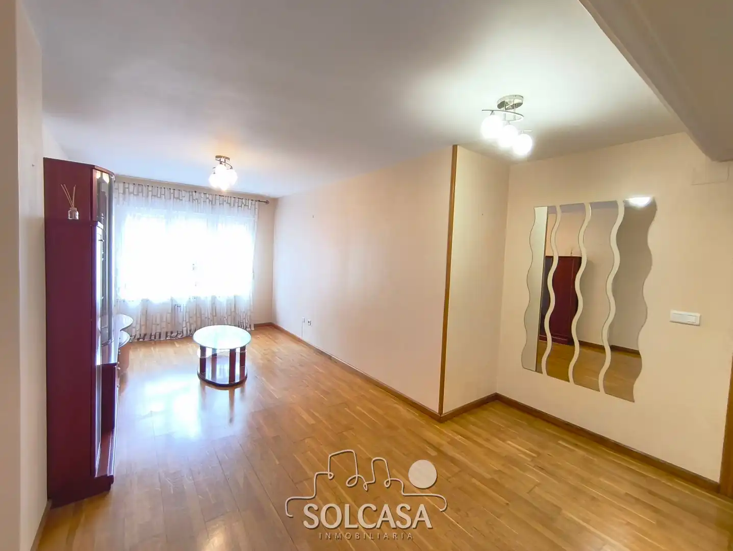 Sala d'estar de Pis en venda en Valladolid amb Calefacció, Parquet i Traster