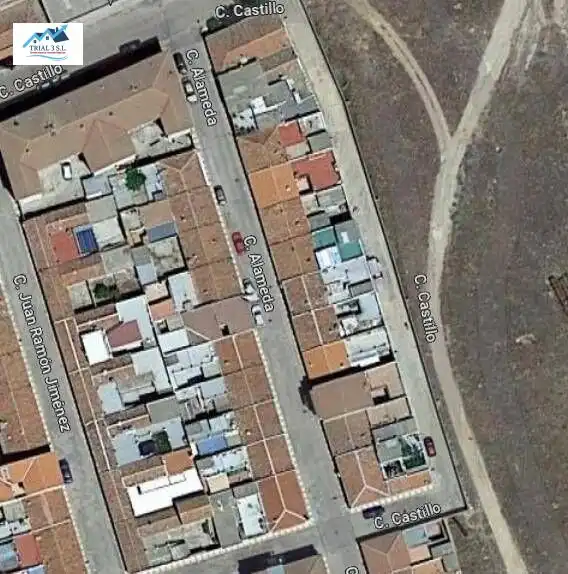 Houses for sale in Calle de la Alameda, Mora