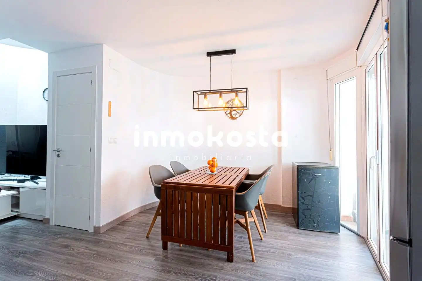 Einfamilien-Reihenhaus zum Verkauf in La Nucia mit Klimaanlage, Privatgarten und Terrasse
