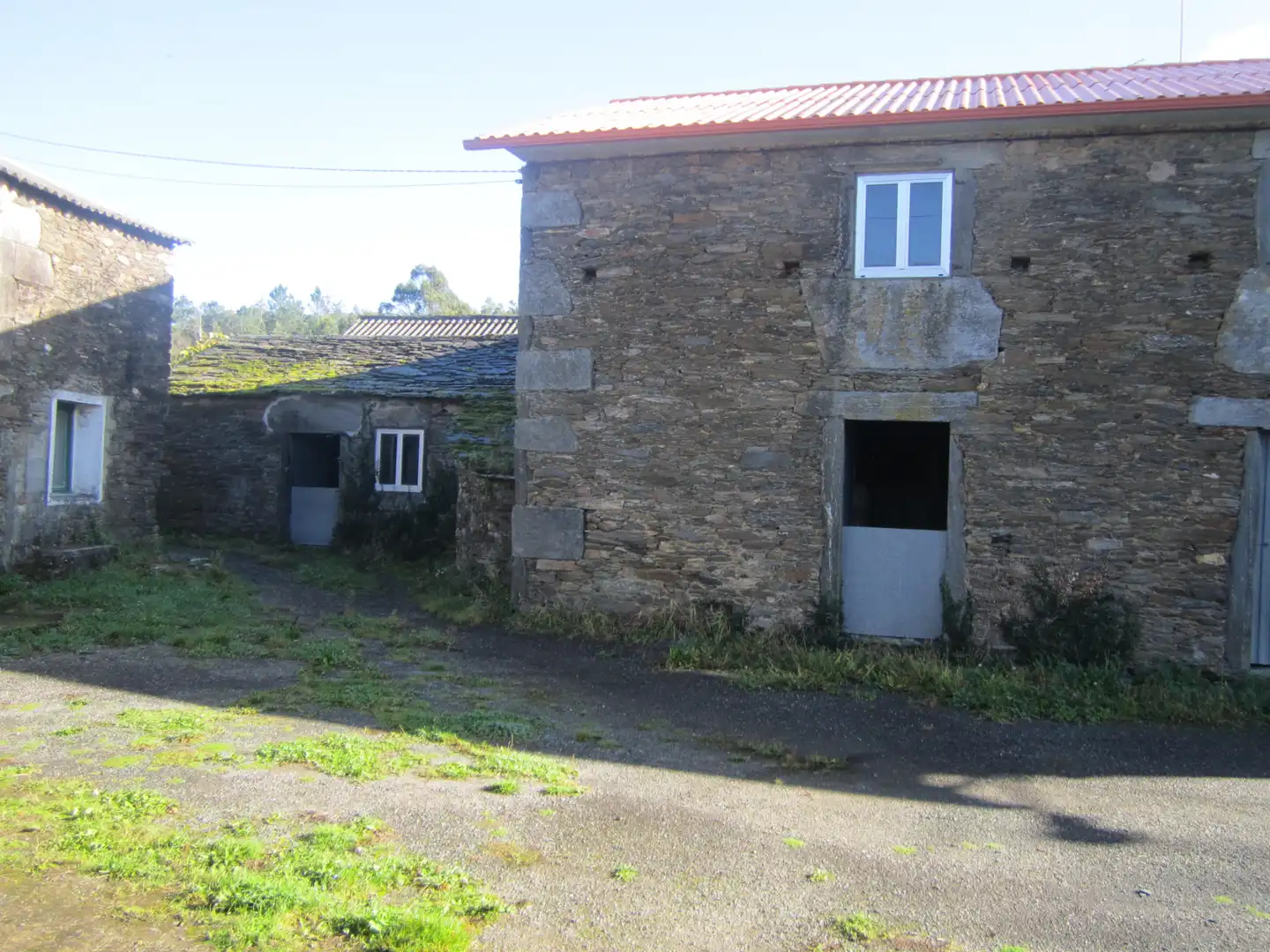 Vista exterior de Casa o xalet en venda en Monfero amb Jardí privat, Terrassa i Traster