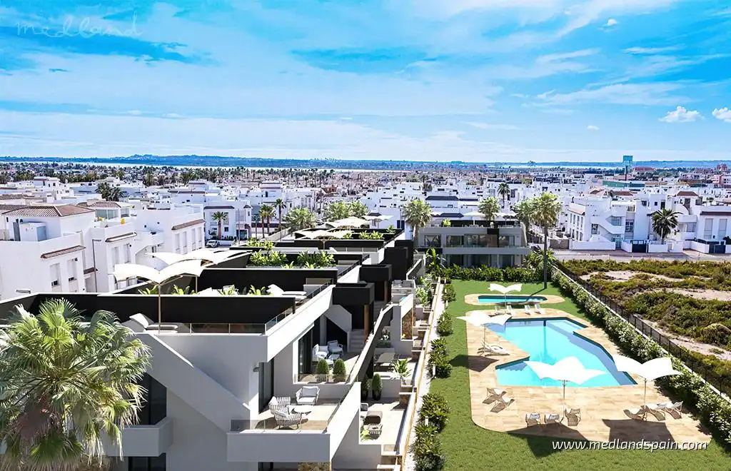 Vista exterior de Apartament en venda en Rojales amb Aire condicionat, Calefacció i Terrassa