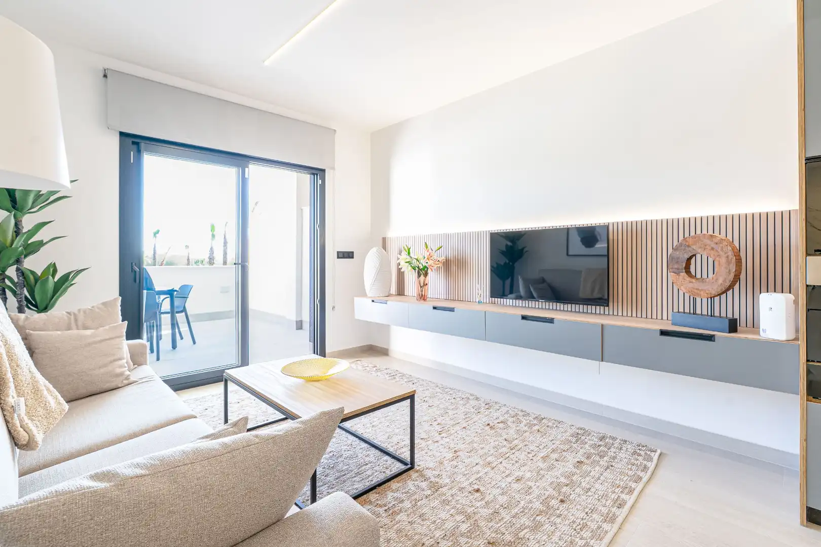 Appartement compact neuf avec piscine à vendre à Avenida Aloe Vera 2011
