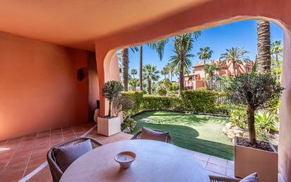 Jardí de Planta baixa en venda en Estepona amb Aire condicionat, Terrassa i Piscina