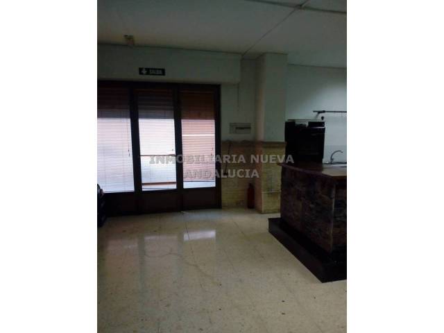Local comercial en Alquiler en Centro