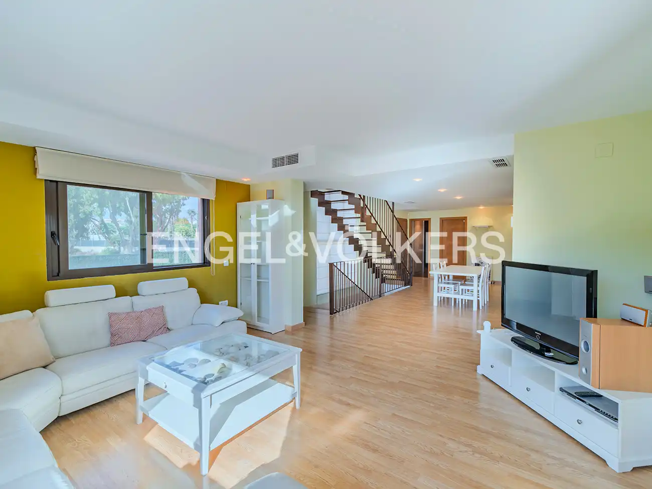 Sala de estar de Casa o chalet en venta en El Campello con Aire acondicionado, Calefacción y Jardín privado