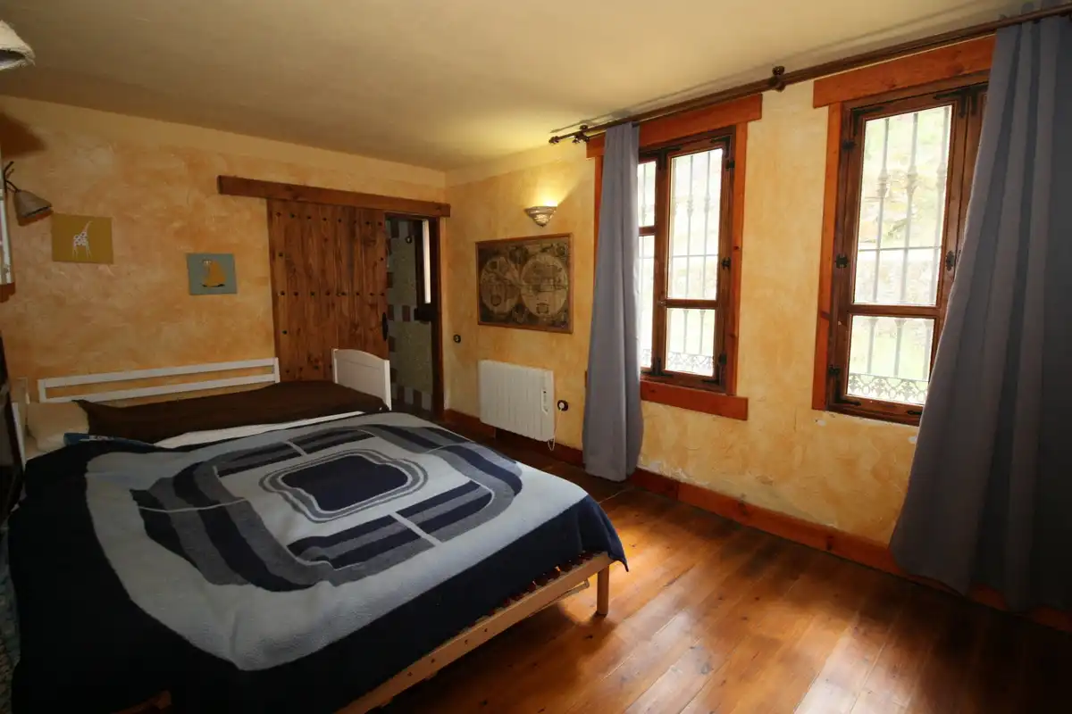 Schlafzimmer von Country house zum Verkauf in Arenas de San Pedro mit Heizung, Privatgarten und Terrasse
