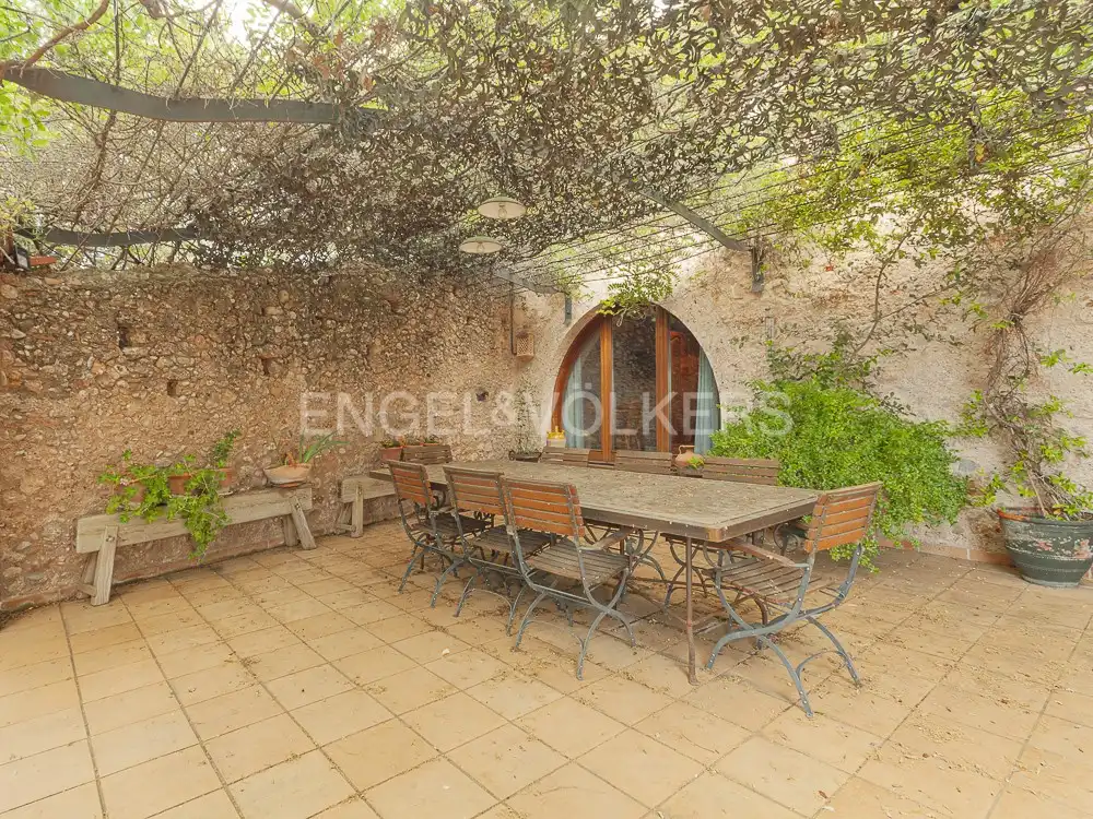 Terrasse von Country house zur Miete in El Bruc mit Klimaanlage, Heizung und Privatgarten