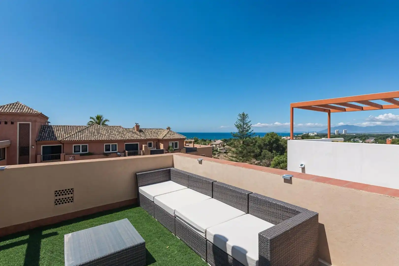 Terraza de Casa adosada en venta en Marbella con Aire acondicionado, Calefacción y Jardín privado