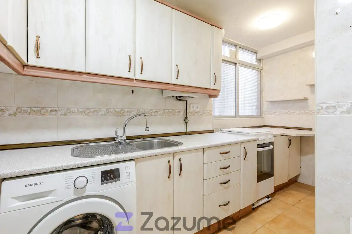 Cuina de Pis de lloguer en Madrid amb Aire condicionat, Parquet i Terrassa