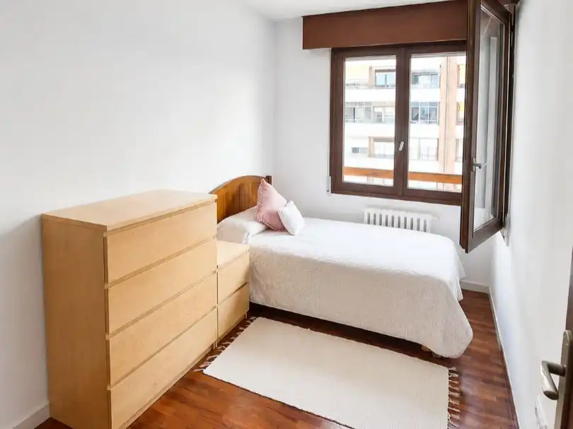 Habitación de Piso de alquiler con opción a compra en Ourense Capital  con Calefacción, Amueblado y Horno