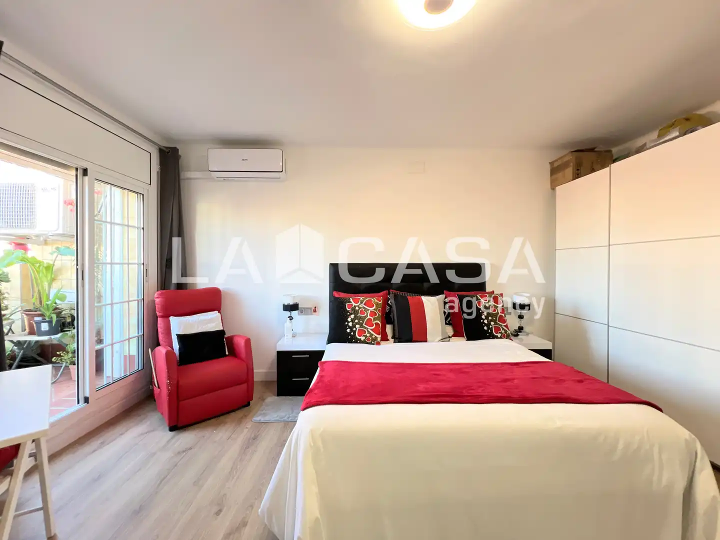 Bedroom of Attic for sale in Barcelona  with Terrace