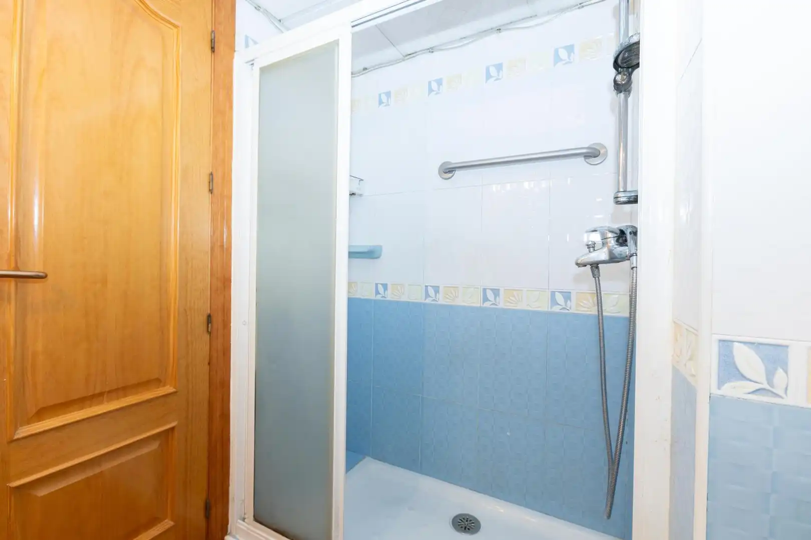 Baño de Piso en venta en Málaga con Aire acondicionado, Parquet y Alarma