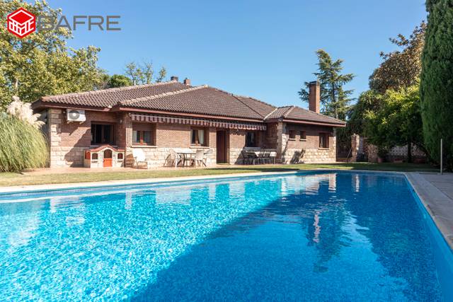 Casa-chalet en Venta en Calle Castillo de Malpica en Villafranca del Castillo