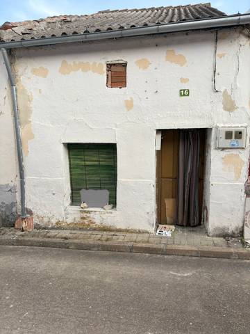 Casa-chalet en Venta en Calle Empedrada, 18 en Alcazarén