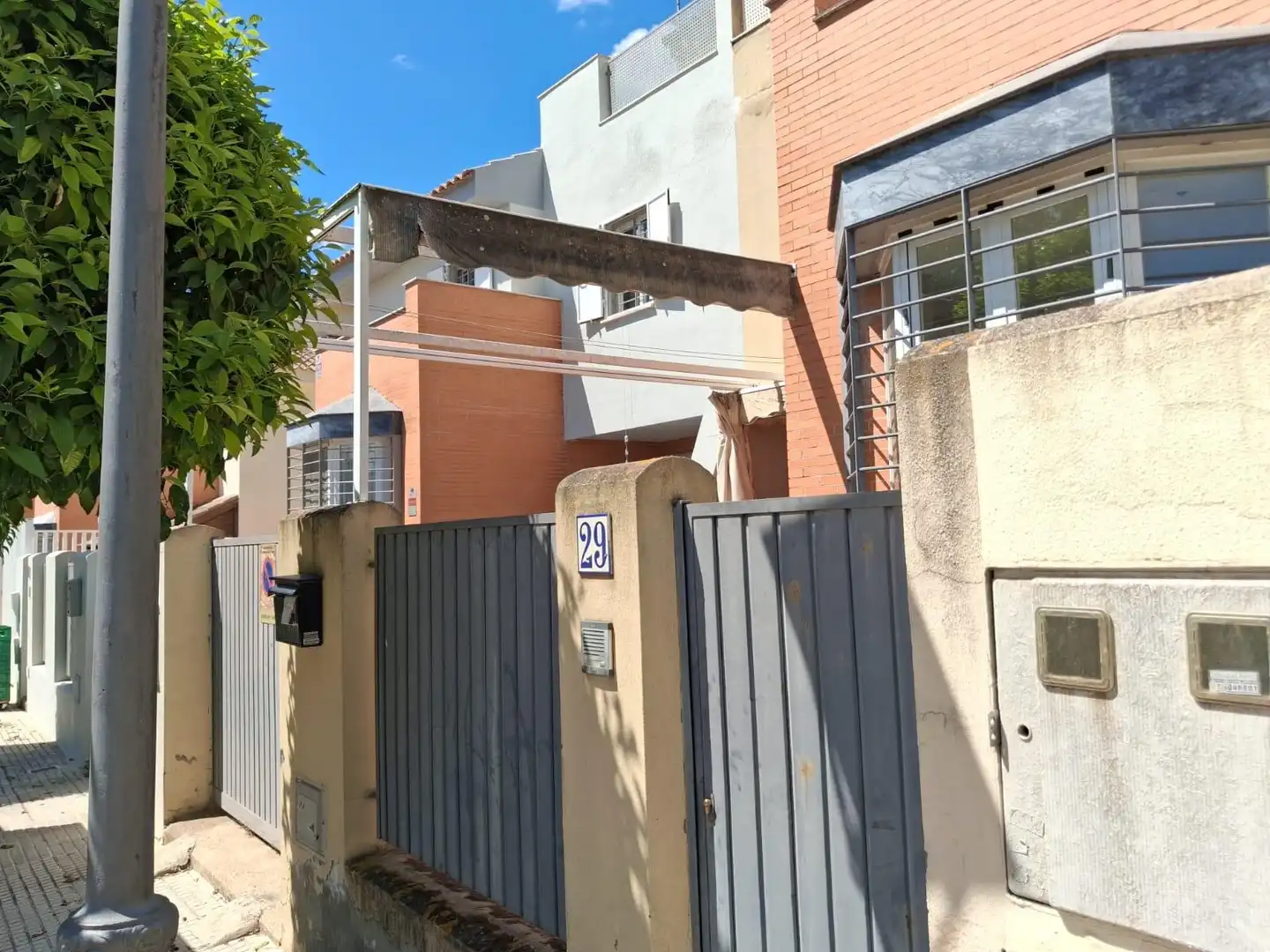 Exterior view of Detached homes for sale in Castilleja de la Cuesta  with Air Conditioner and Terrace
