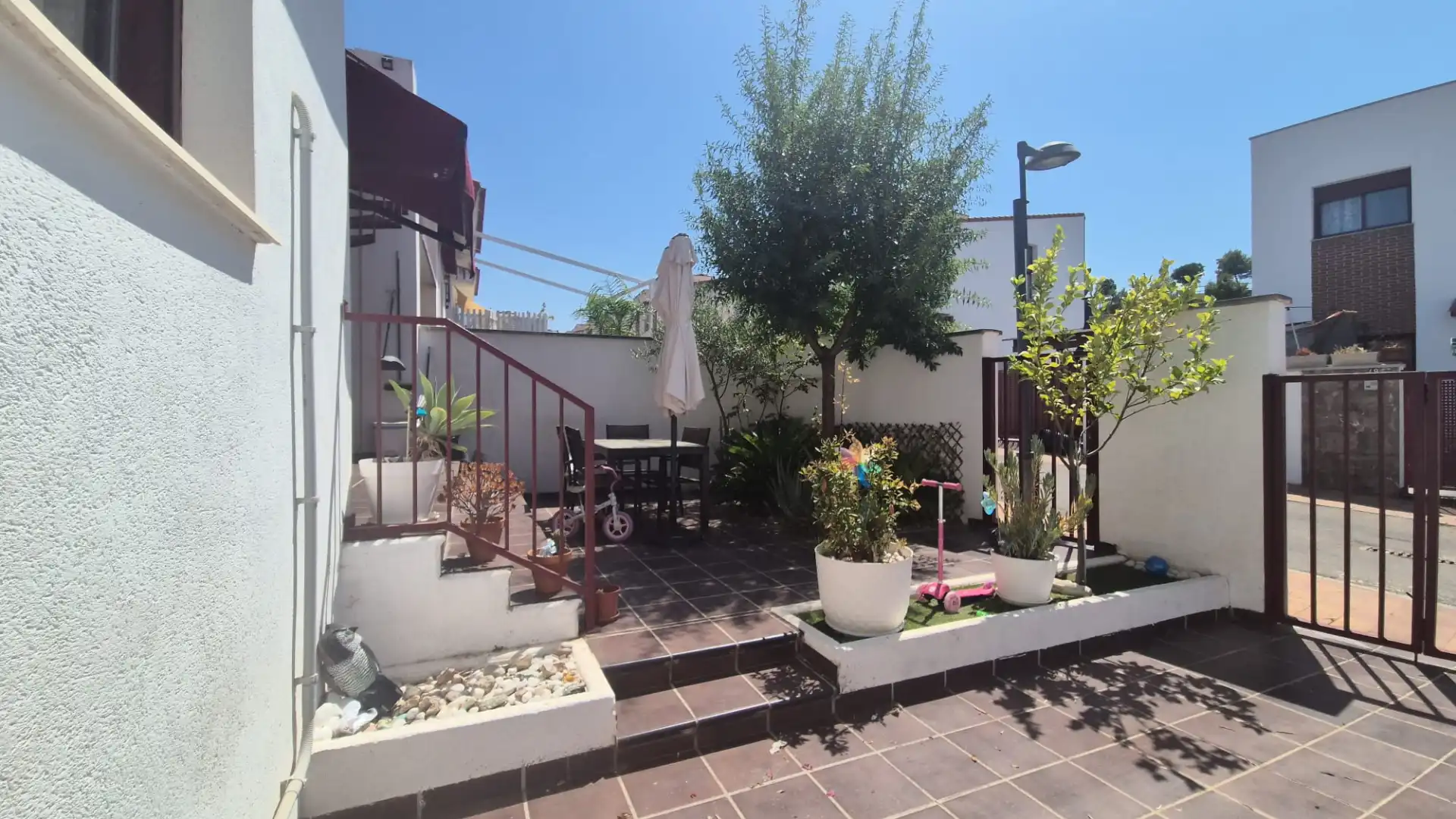 Jardí de Casa adosada en venda en Murcia amb Aire condicionat, Jardí privat i Terrassa