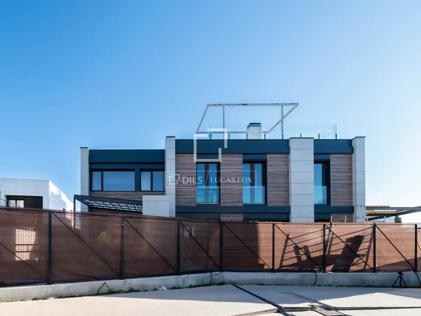 Exterior view of Houses for sale in Las Rozas de Madrid  with Air Conditioner, Private garden and Swimming Pool