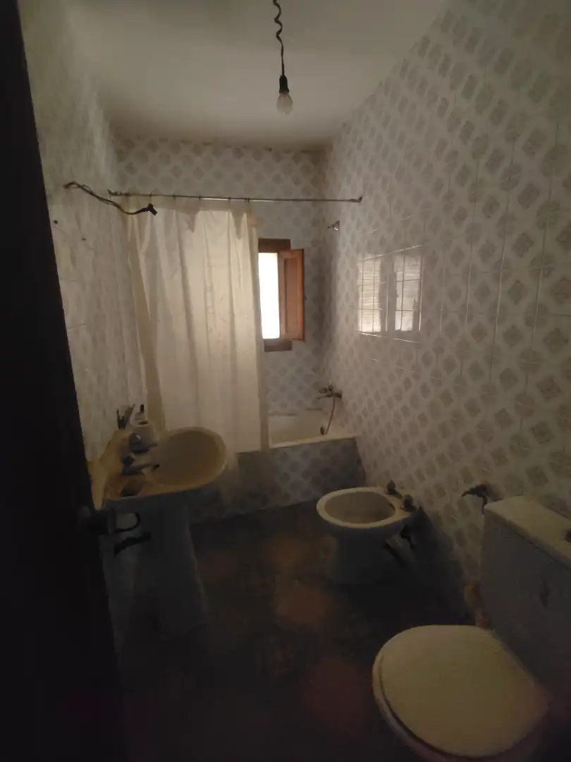 Bany de Casa o xalet en venda en Baza amb Moblat