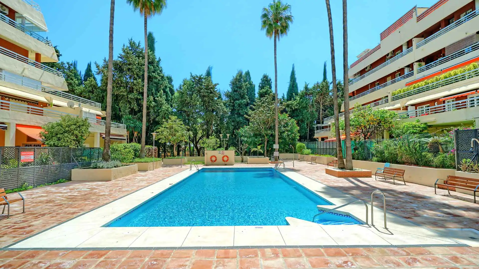 Jardí de Àtic en venda en Marbella amb Aire condicionat, Terrassa i Traster
