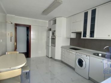 Flat with balcony for sale in Askatasun Hiribidea