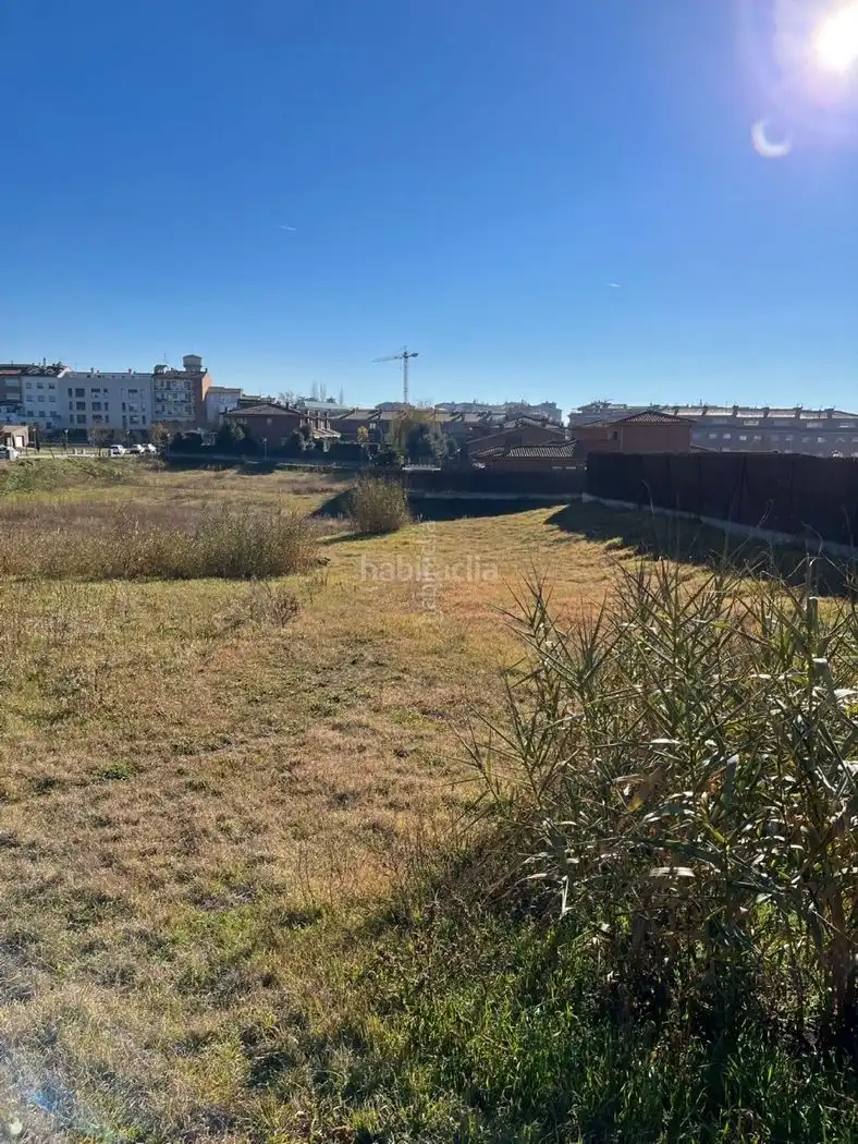Terreno residenziale in vendita a Carrer de Miquel Martí i Pol 1