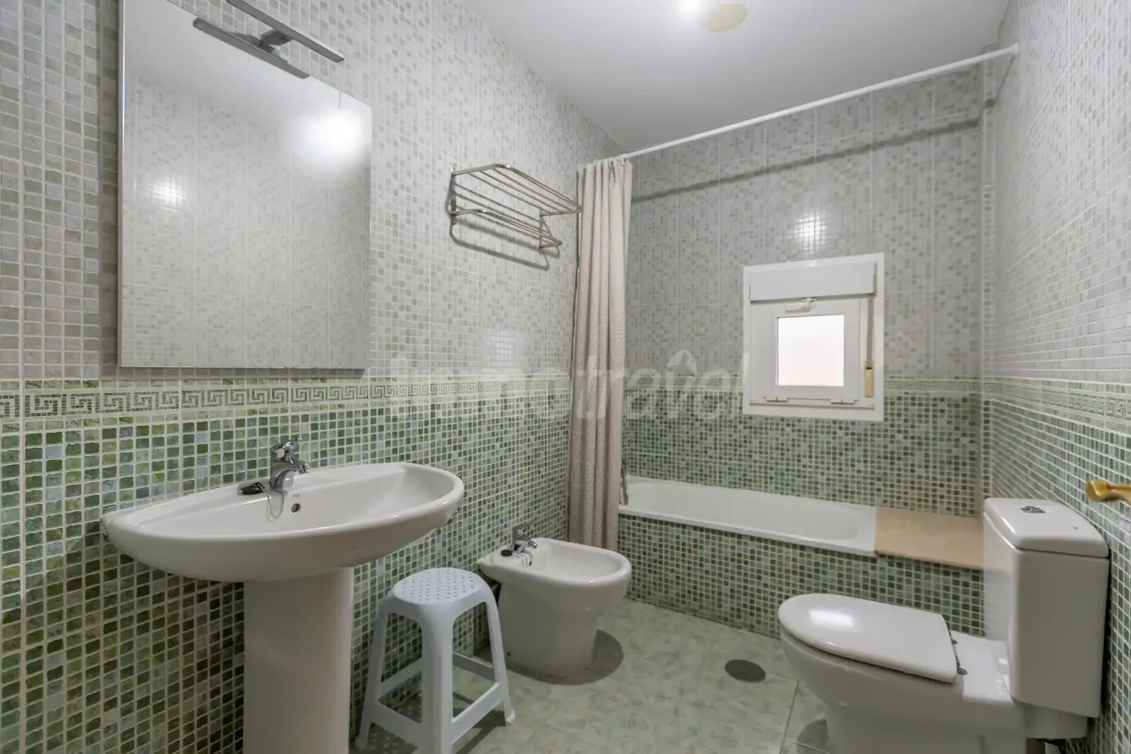 Badezimmer von Haus oder Chalet zum Verkauf in Sanxenxo mit Heizung, Privatgarten und Parkett