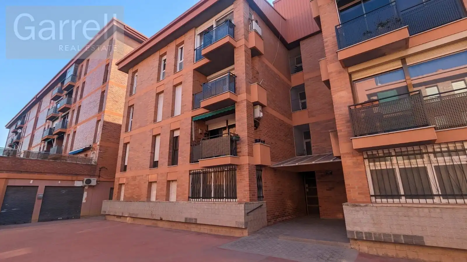 Vista exterior de Piso en venta en Argentona