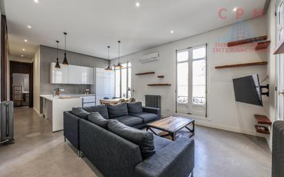 Living room of Flat to rent in  Madrid Capital  with Air Conditioner, Heating and Parquet flooring