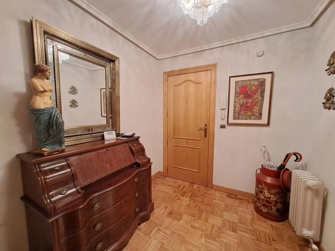 Wohnung zur Miete in Burgos mit Heizung, Parkett und Abstellraum
