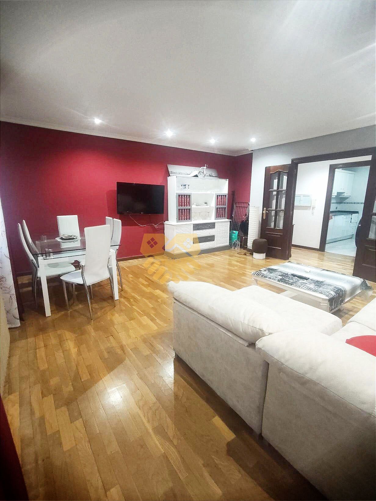 Sala d'estar de Pis en venda en Salamanca Capital amb Calefacció, Terrassa i Traster