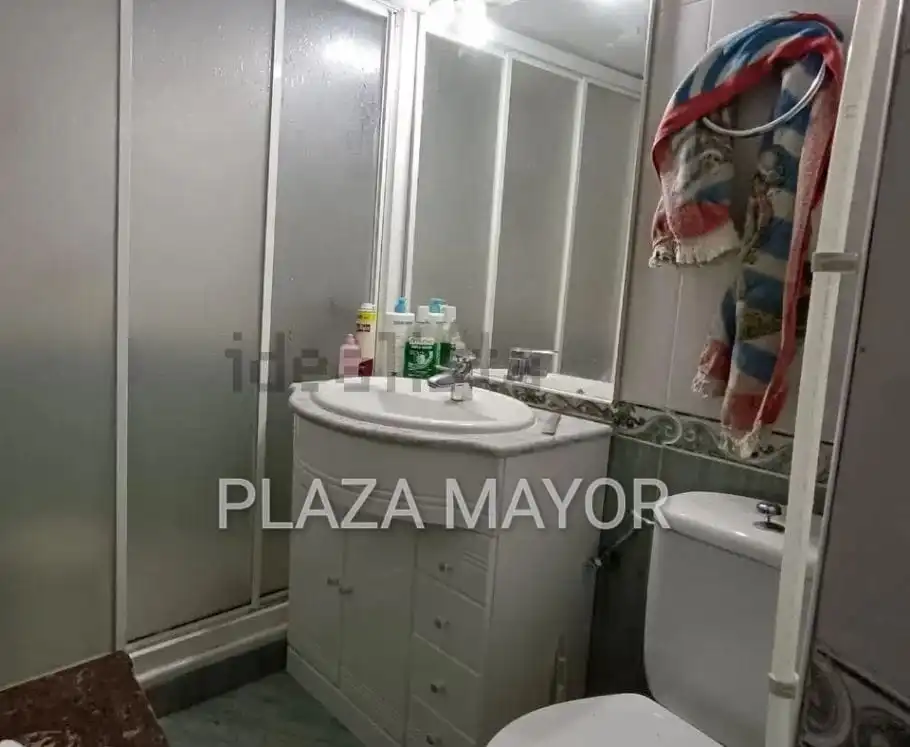 Bathroom of Houses for sale in Espino de la Orbada