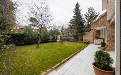 Jardí de Casa adosada en venda en  Madrid Capital amb Piscina comunitària