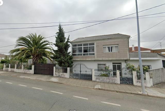 Casa-chalet en Venta en Avenida CRUCES (DE) en Lalín