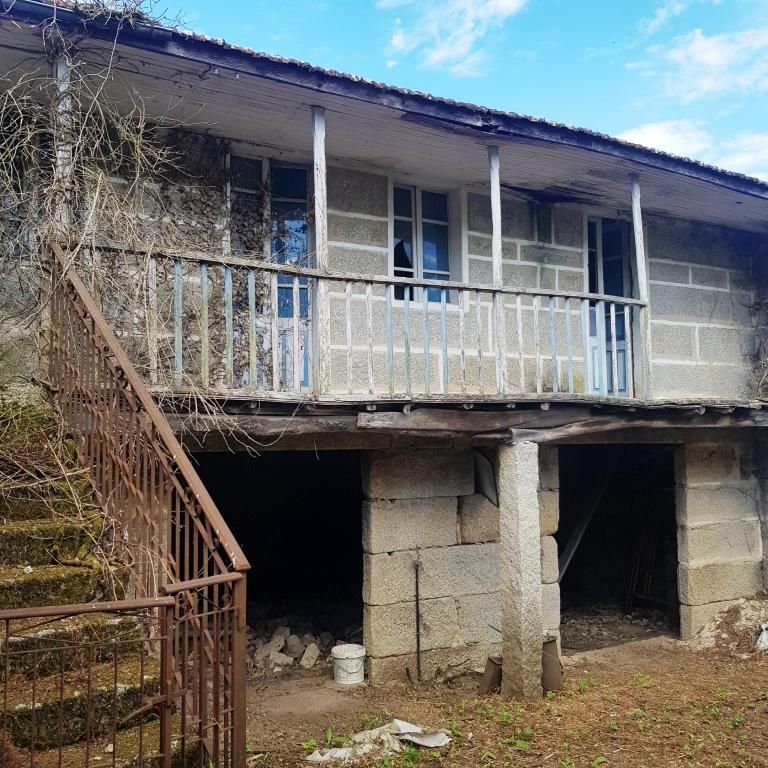 Außenansicht von Country house zum verkauf in Toén