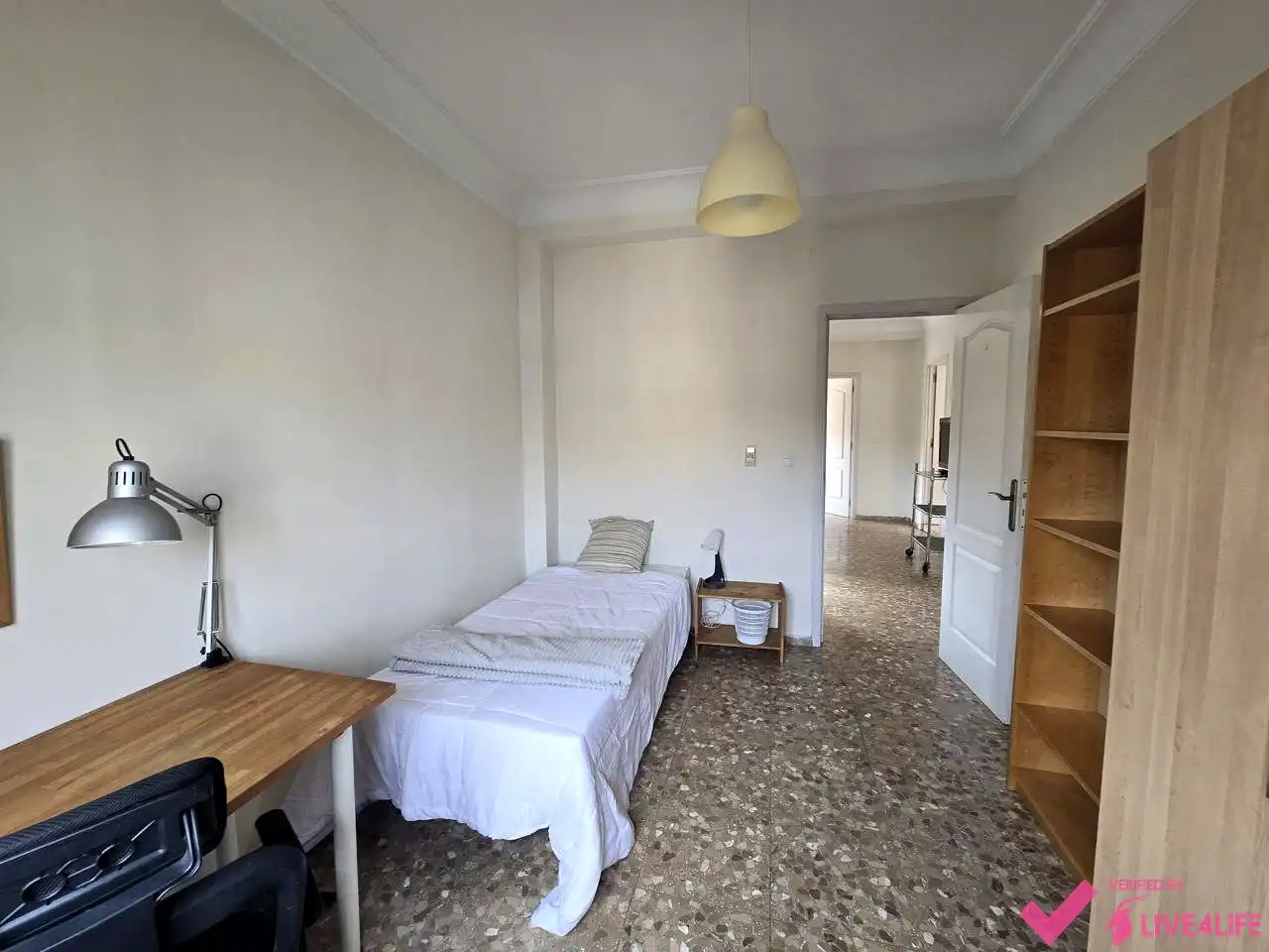 Bedroom of Flat for rent in Sevilla  with Air Conditioner, Terrace and Furnished