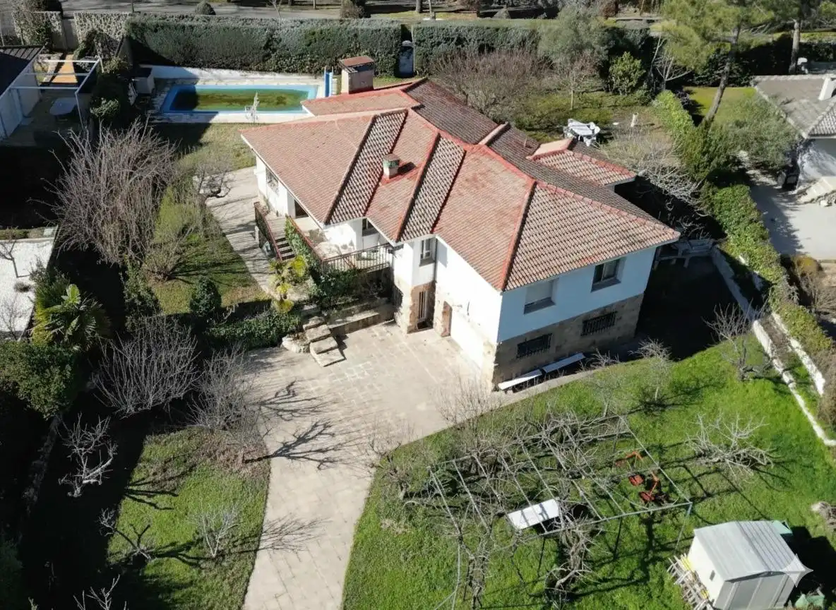 Vista exterior de Casa o xalet en venda en Tres Cantos amb Calefacció, Jardí privat i Terrassa