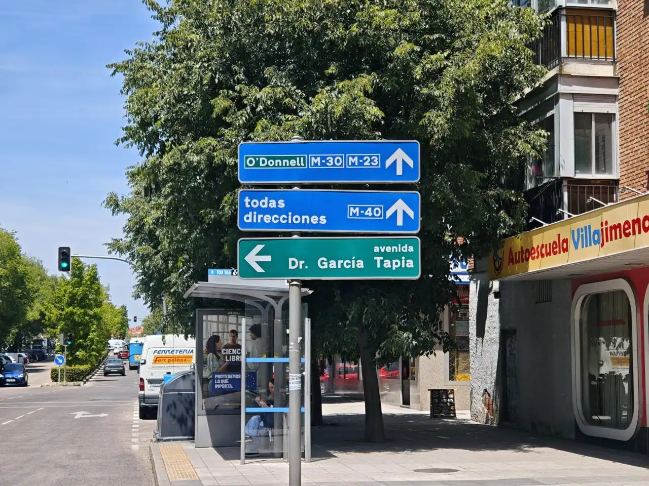 Vista exterior de Piso en venta en Madrid con Terraza